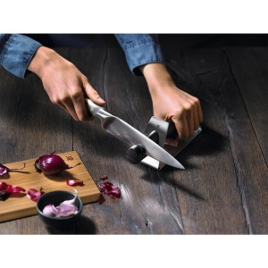WMF Gourmet Knife Sharpener Discuri ceramice, 2 trepte, pre si post ascutire, manevrare sigura - Img 2