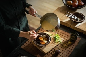Wok din otel inoxidabil Fiskars Norden, 1,8 l, 28 cm, pentru toate tipurile de plite - Img 4