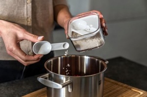 Accesoriu ZWILLING Fresh Save Cube 4-in-1 M Alb BPA-Free Cu Lingura de Masurare - Img 4
