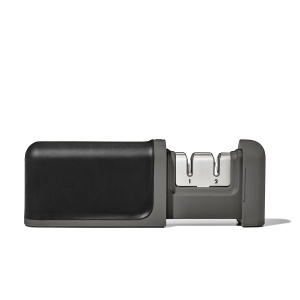 Ascutitor de cutite OXO, sistem cu 2 trepte, anti-alunecare, compact