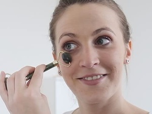 BEPER C301ABE101 Roll and Stone Gua Sha in Jade, Instrument de masaj cu rola de jad si Gua Sha, Masaj facial si corporal, relaxant, distanta si varsta, verde - Img 10