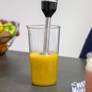 Blender de mana Ufesa BP3442, 600 W, functie turbo, 2 lame si suport din otel inoxidabil, design ergonomic si rezistent la stropire, incl. pahar de masurare, fara BPA, negru - Img 3