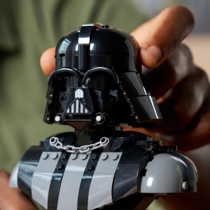 Busta LEGO Star Wars 75439 Darth Vader pentru adulti, 349 piese, cu minifigura - Img 2