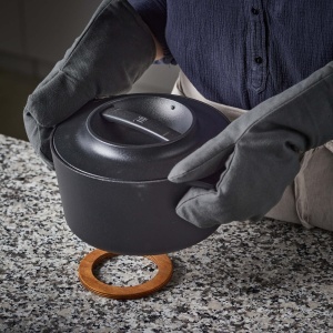 Caserola din fonta Fiskars Norden, 6 l, negrumaro, cu inel din lemn - Img 7