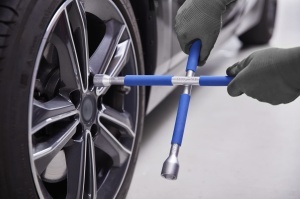 Cheie in cruce Goodyear Premium, 4 dimensiuni, maner antiderapant - Img 2