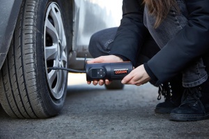 Compresor portabil OSRAM TYREinflate 2000, reincarcabil, cu LED si USB - Img 12