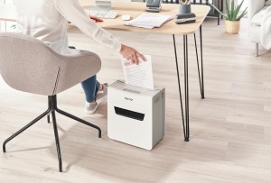 Distrugator de documente Leitz IQ 6X Premium, 6 foi, 10L, alb - Img 6
