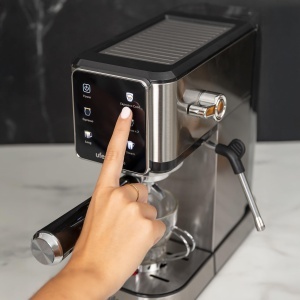 Espressor Ufesa Arona 1350W 20 Bar Touchscreen Functie Cold Brew Design Compact - Img 3