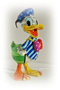 Figurina Donald Duck Enesco Britto, 20.5 cm, design colorat
