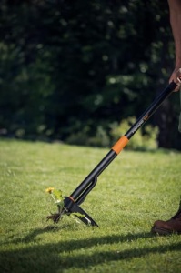 Fiskars Xact 1077305 Unealta pentru indepartarea buruienilor 1 m NegruPortocaliu - Img 19