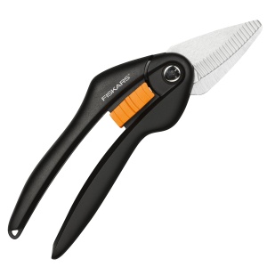 Foarfeca universala Fiskars SingleStep SP28, 20.8 cm, lame din otel de inalta calitate, negruportocaliu