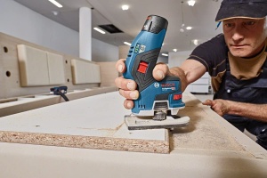 Freza de margini Bosch Professional GKF 12V-8 Sistem 12V Design ergonomic - Img 6