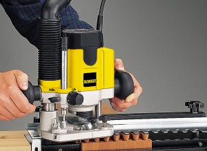 Frezor DEWALT DW622KT, 1400W, 8000-24000 RPM, 6-12 mm - Img 2