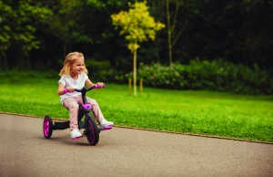 GLOBBER Explorer Trike 4in1 Roz fucsia - Img 2
