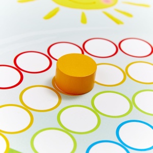 HABA Zuordnungsspiel Scheibix - Joc creativ din lemn pentru copii cu 128 piese colorate si 8 modele de carti - Img 5
