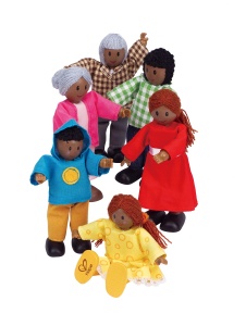 Hape E3501 - Familia de papusi, piele inchisa la culoare - Img 2