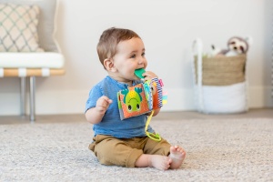 Infantino Link Crinkle IN005362 Carte din material textil cu inel pentru dentitie - Img 7