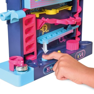 Joc de societate TOMY Screwball Scramble Level Up - Labirint vertical pentru copii de peste 5 ani - Img 5