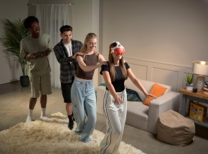 Joc Interactiv TOMY Human Controller cu Headset Vibrant, 30 Sarcini, pentru 2 Jucatori - Img 9