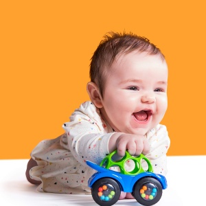 Jucarie auto Bright Starts Oball Rattle Roll pentru bebelusi 3 luni albastru sau rosu - Img 4