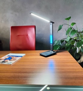 Lampa de birou LED Blaupunkt cu incarcator wireless 5 moduri de culoare afisaj LCD negru - Img 8