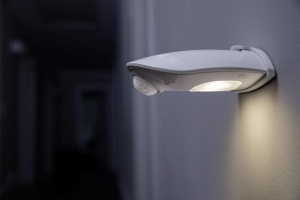 Lampa LED cu senzor de miscare Osram, 40lm, 0,95W, IP54, argintie - Img 3