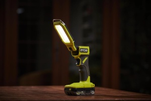 Lanterna LED RYOBI RSL18-0, 800 Lumen, 3 Moduri de Lumina, Fara Fir - Img 3
