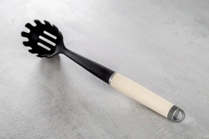 Lingura de servire pentru paste KitchenAid, rezistenta la caldura, antiaderenta, lingura de spaghete - crema de migdale - Img 4