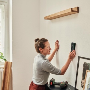 Localizator Bosch Truvo de generatia a 2-a operare simpla cu un singur buton localizare usoara a cablurilor sub tensiune si a obiectelor metalice scan - Img 2