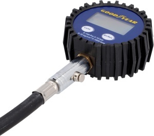 Manometru Goodyear cu afisaj digital, iluminat, 0-10 bar, 50 cm - Img 3