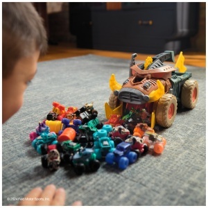 Masina de Curse Mini Jams Megalodon Mad Hog Chomper 187 cu 2 Barili - Img 3