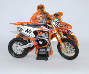 Masina de curse New Ray NR58123 110 Red Bull KTM 450 SX-F Cairoli, 21 cm - Img 6