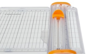 Masina de taiat hartie Fiskars SureCut A5, 10 coli, AlbPortocalie - Img 6