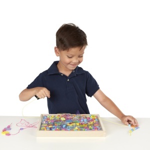 Melissa Doug Set Creativ Perle din Lemn FSC 200 Piese Pentru Copii 4 - Img 8