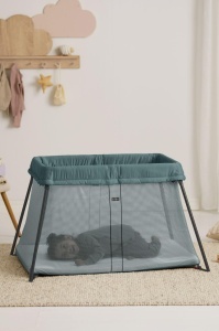 Patut pliant BabyBjorn Light, Verde inchis, pentru copii 0-3 ani - Img 6