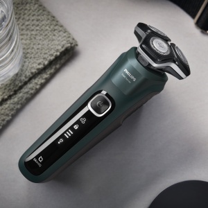 Philips Shaver Series 5000 - Aparat de ras electric pentru barbati cu aparat de tuns pliabil, statie de incarcare si husa de calatorie (Model S5884/35) - Img 7