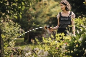 Pistol de stropit Fiskars Multi 1065482 5 functii reglare continua negruportocaliu - Img 14