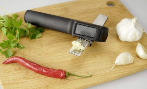 Presa de Usturoi Fackelmann cu Maner Ergonomic, Inox, NegruSilver - Img 5