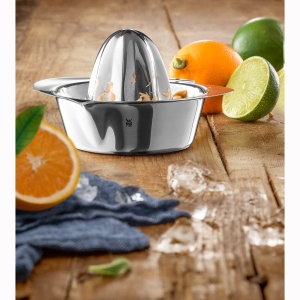 Presa manuala pentru citrice WMF Gourmet 13cm otel inoxidabil cu sita si recipient colector - Img 2