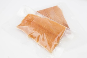 Pungi sigilate lateral CASO 25 x 35 cm, 90 mm, 100 bucati, exclusiv pentru aparate de etansare in vid cu camera, suprafata neteda, cusatura de sudura stabila, fara BPA, sous vide, Fabricat in Germania - Img 3