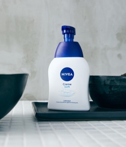 Sapun lichid NIVEA Creme Soft cu ulei de migdale, 250 ml - Img 5