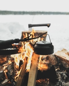 Set cadou Fiskars A6 Limited Edition topor si briceag pliabil negru - Img 6