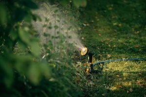 Set de Irigare Fiskars, 2-in-1, cu Sprinkler si Spray, Comfort, 1070830 - Img 9
