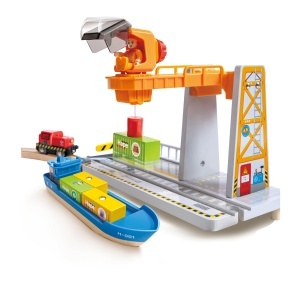 Set de joaca Hape Bahn- und Seefracht - Tren din lemn cu macara si vapor pentru copii 3 - Img 4