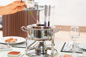 Set fondue ROSLE, 6 persoane, inox, 2L, 1000W, cu arzator pe gaz si accesorii - Img 2
