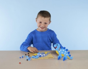 Set Hama 8909 cu 250 Perle Maxi Colorate, Placa Dino si Accesorii - Img 3