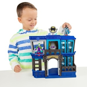 Set joaca Fisher-Price Imaginext DC Super Friends Gotham City HHP81 cu figurine Batman si Joker - Img 2