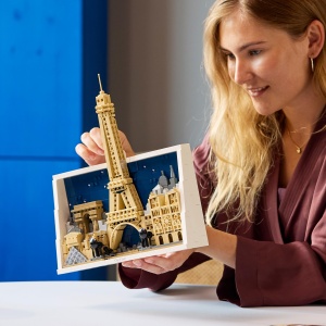 Set LEGO Architecture Paris Stadt der Liebe 21064, 958 piese, decoratiune 3D - Img 9