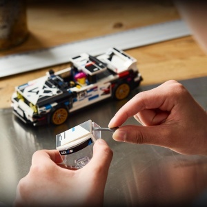 Set LEGO Speed Champions BMW M3 E30 - 358 piese, 1 minifigur, design autentic - Img 2