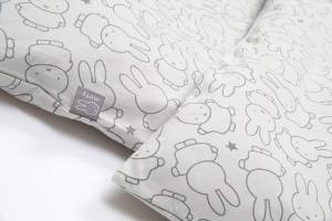 Set lenjerie pentru patut bebe roba Miffy 80x80 cm model iepuras gri - Img 5